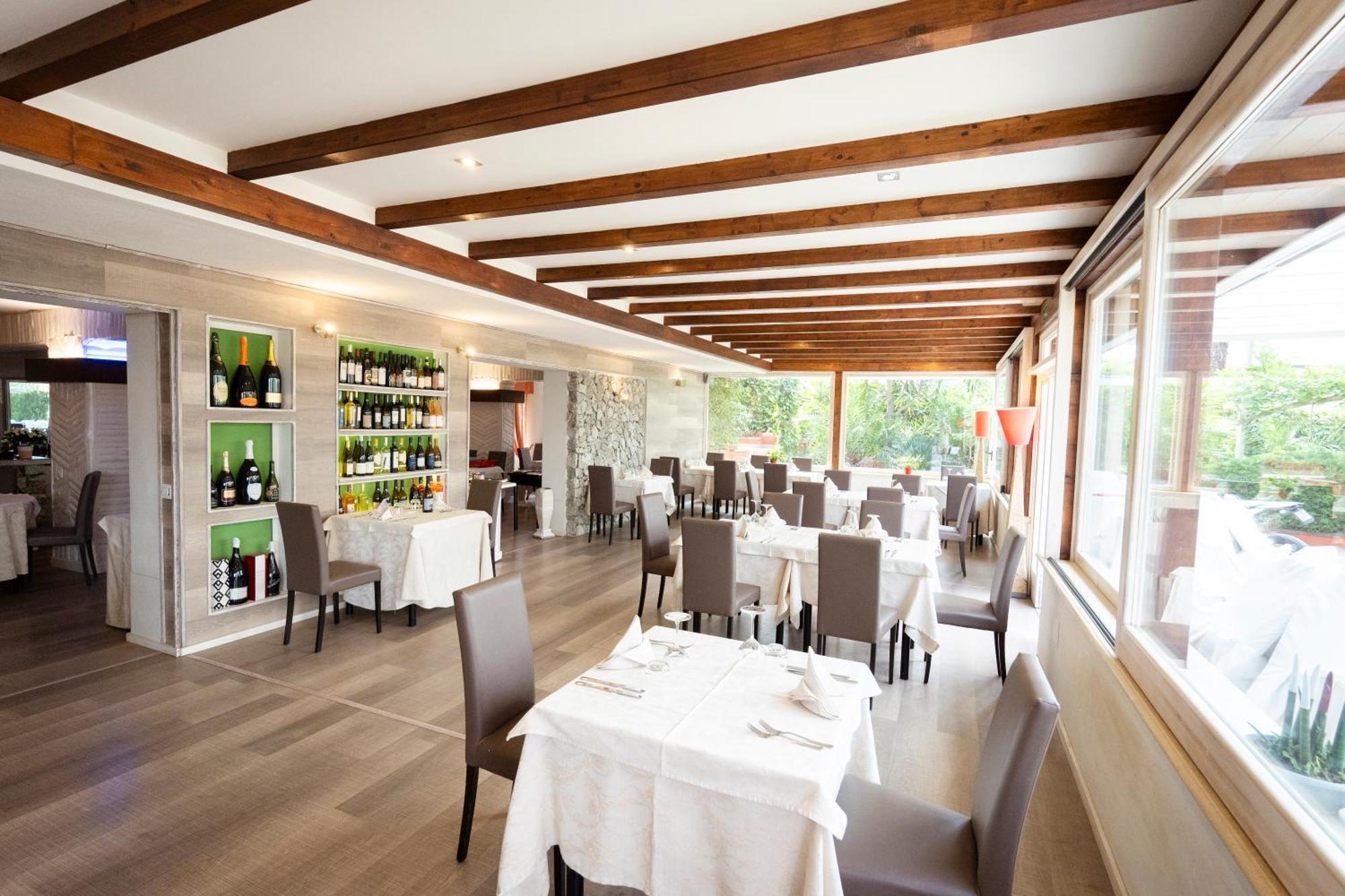 Hotel Ristorante Le Rose Briatico Exterior photo